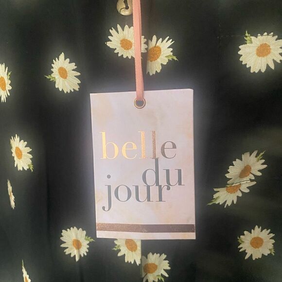 NWT Belle Du Jour black floral cap sleeve button down blouse Large - Picture 5 of 10